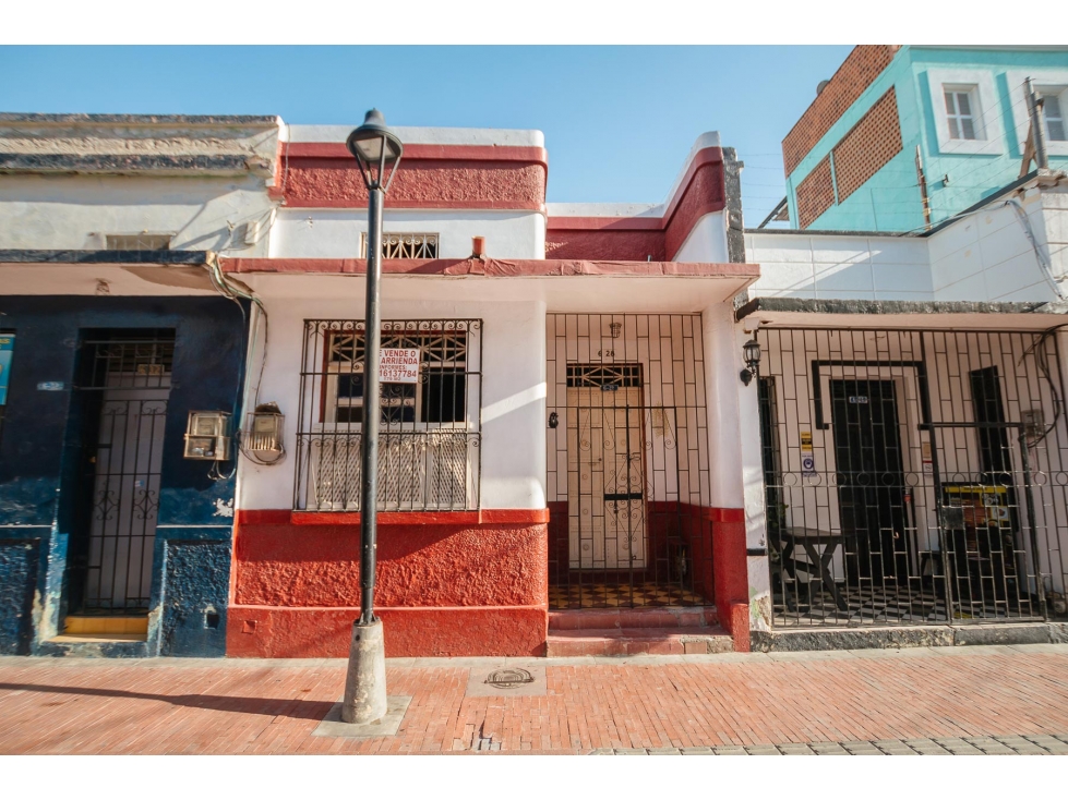 CASA EN VENTA - SANTA MARTA