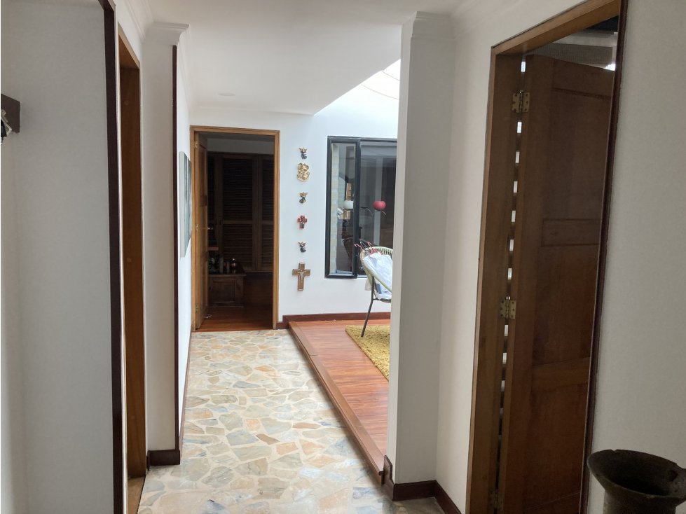 VENTA APARTAMENTO EN CHICO FRENTE A PARQUE - PISO 1