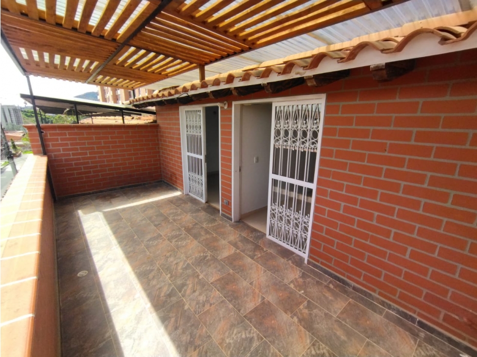 APARTAMENTO EN CARMEN DE VIBORAL, PISO 3