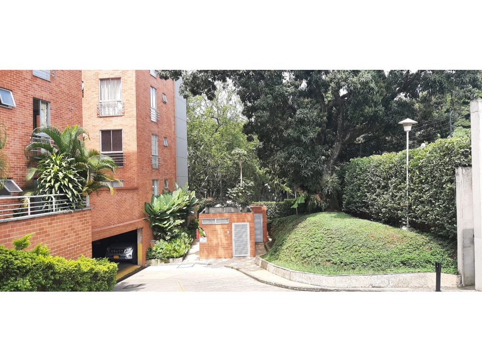 Venta de Apartamento en Condominio, Ciudad Jardín- Cali Valle.