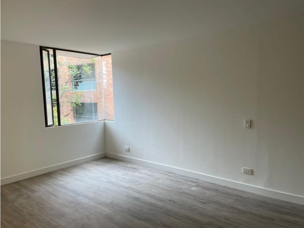 Los Rosales Remodelado Apartamento Super Bien Ubicado