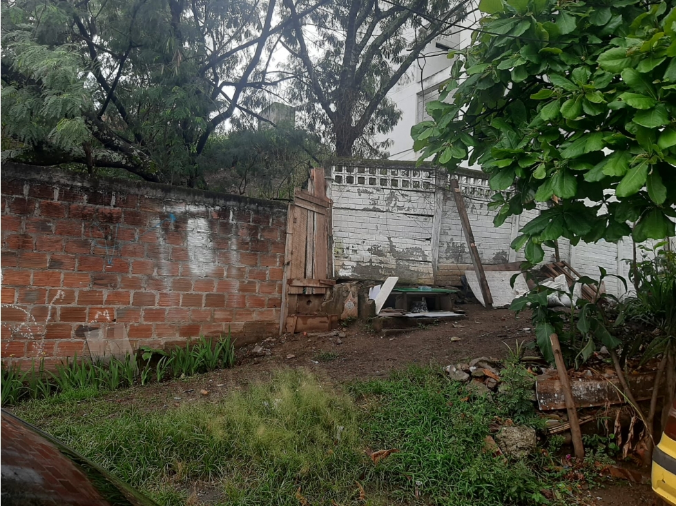 SE VENDE LOTE EN MIRAFLORES - CALI OESTE