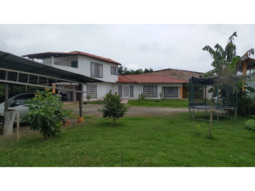 SE VENDE CASA CAMPESTRE EN LA TUPIA - CANDELARIA