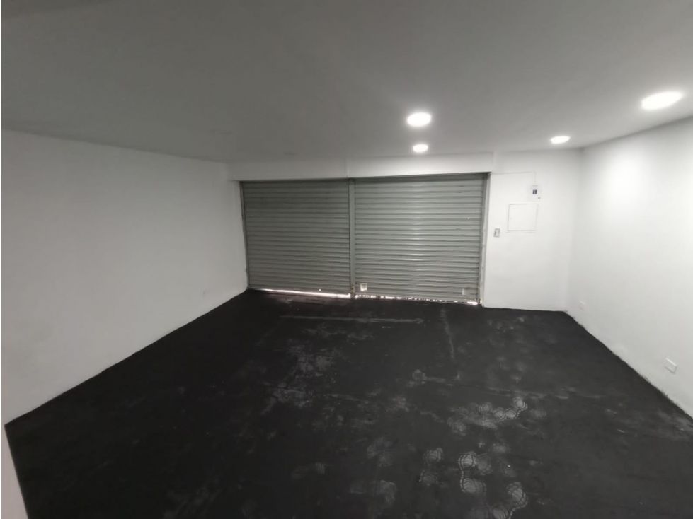 Local para Arriendo en Medellin // 594 M2