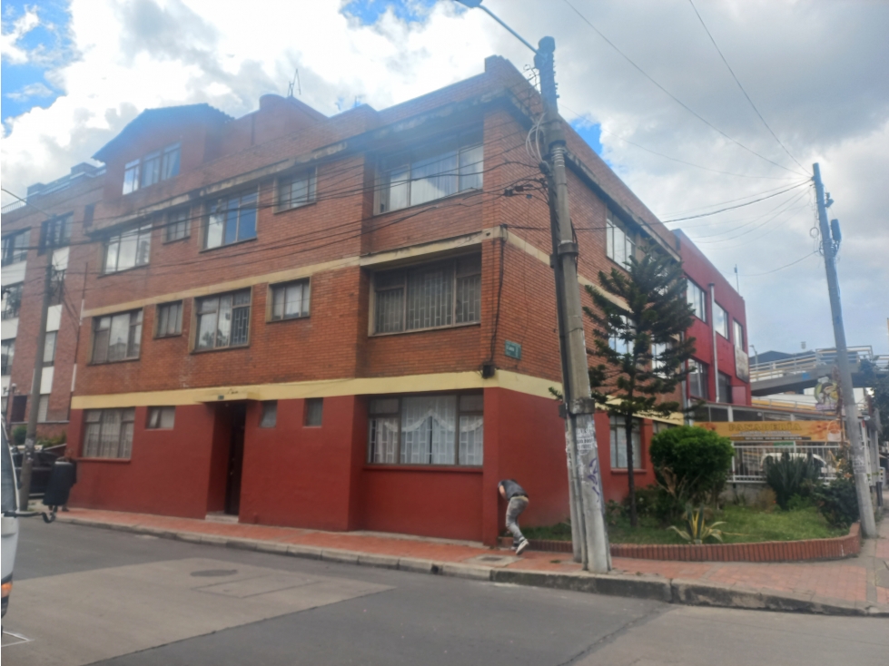 Edificio con terraza de 300 metros para venta Nicolás de Federman