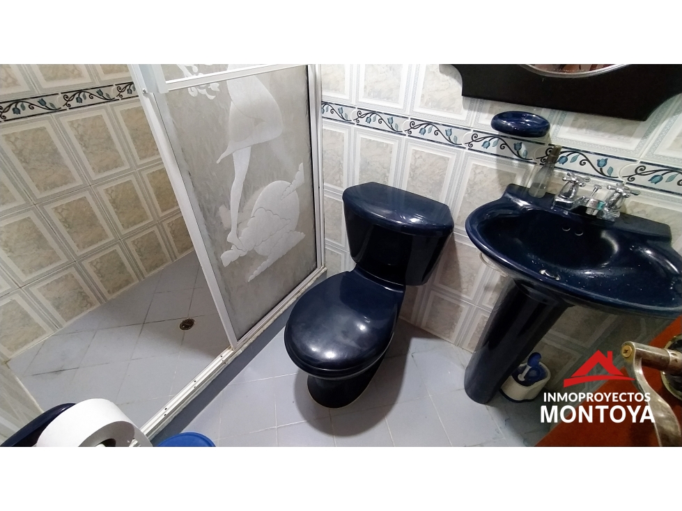 Casa independiente de 3 niveles en Frailes, Dosquebradas