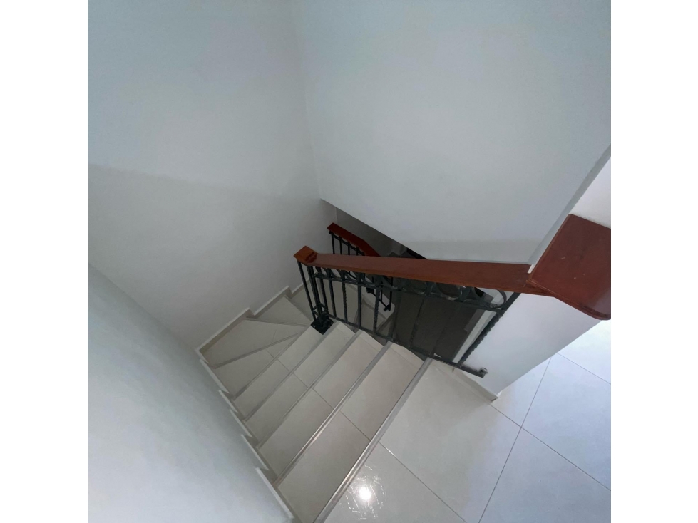 VENDO CASA DIVIDIDA EN 2 APARTAMENTO EN EL GOLF