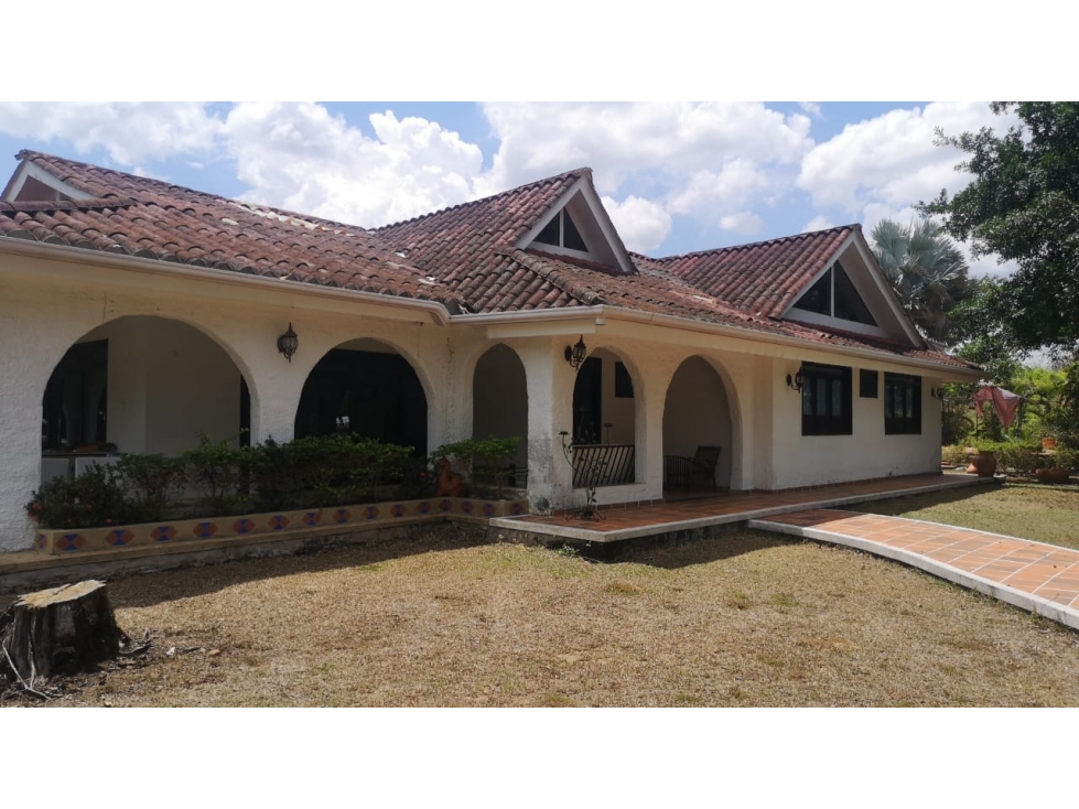 Se vende- permuta casa campestre en Apiay Villavicencio