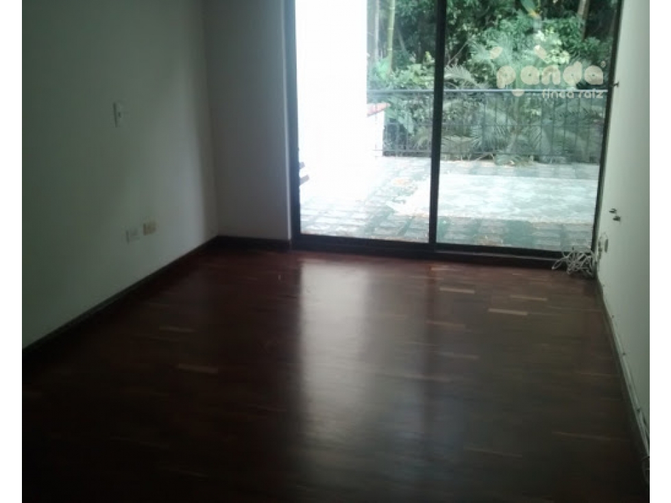 Casa en Venta en Envigado - La Abadia