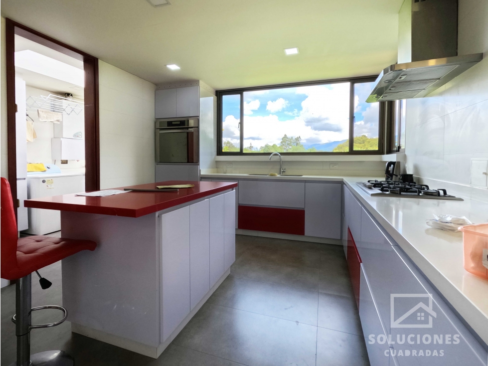 Venta Finca Productiva con Moderna Casa Campestre - Guasca