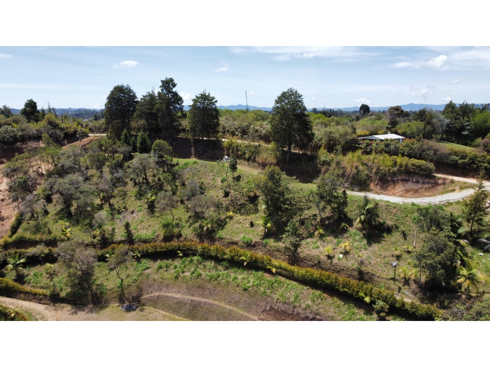 Lote en La mosquita. Con posibilidad de dividir.