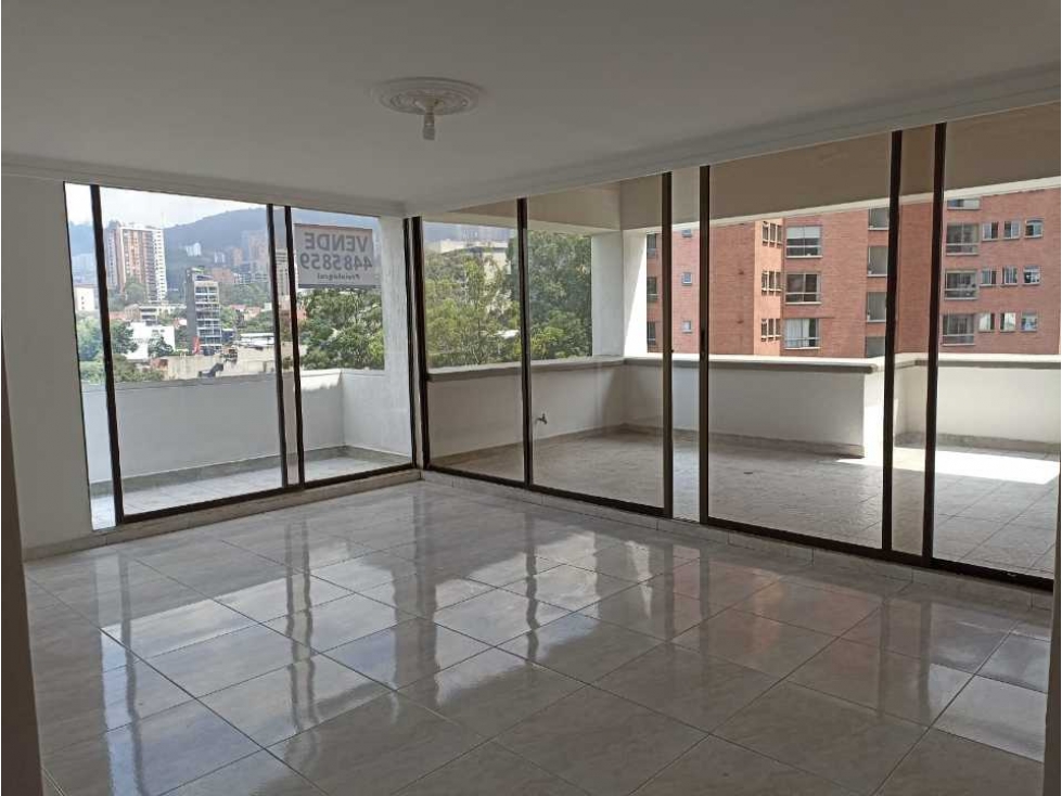 Apartamento 230mts cerca a Provenza y Parque Lleras