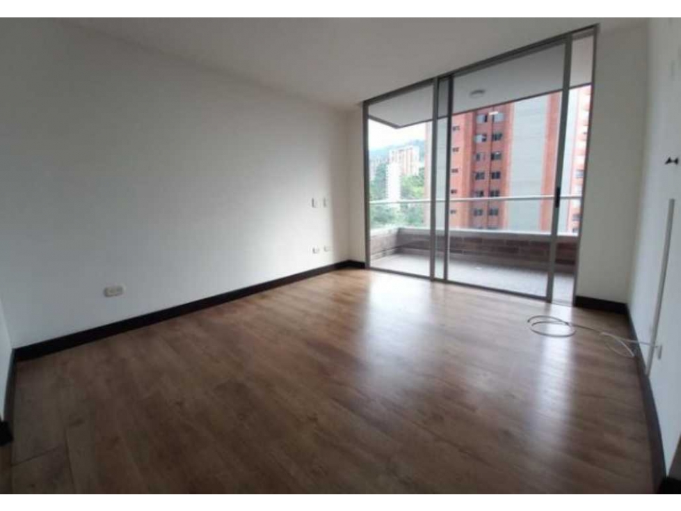 Apartamento en Arriendo en Envigado, Camino Verde.