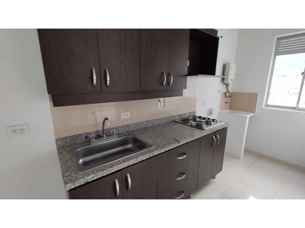 APARTAMENTO EN VENTA EN EL PARQUE DE BELLO, PISO 21