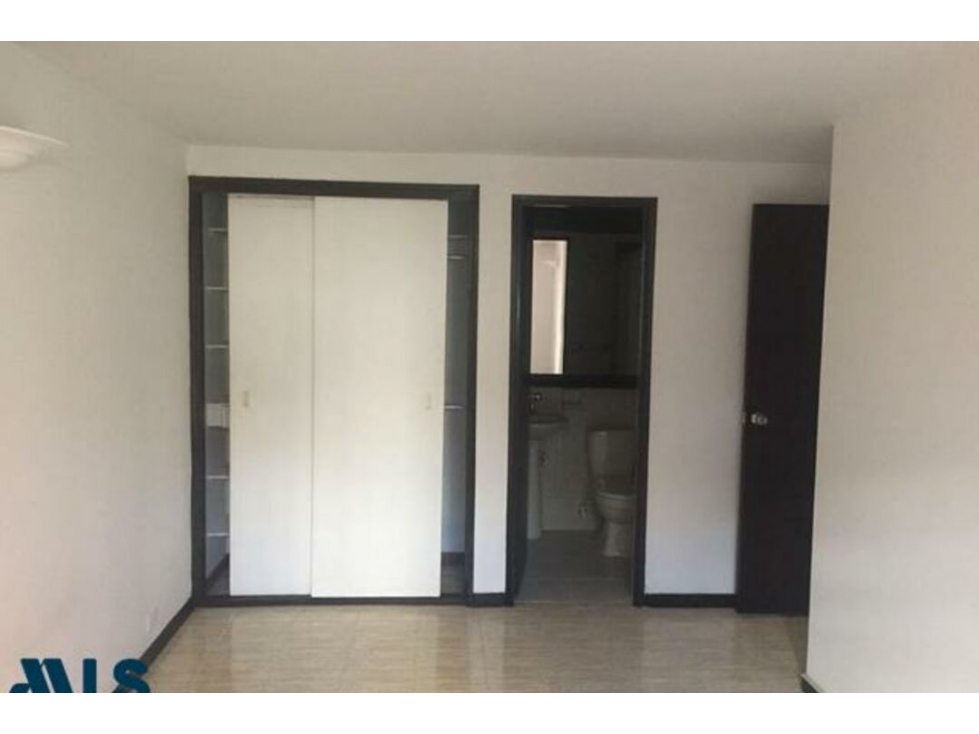 Apartamento en venta en Loma de Los Bernal, Medellín