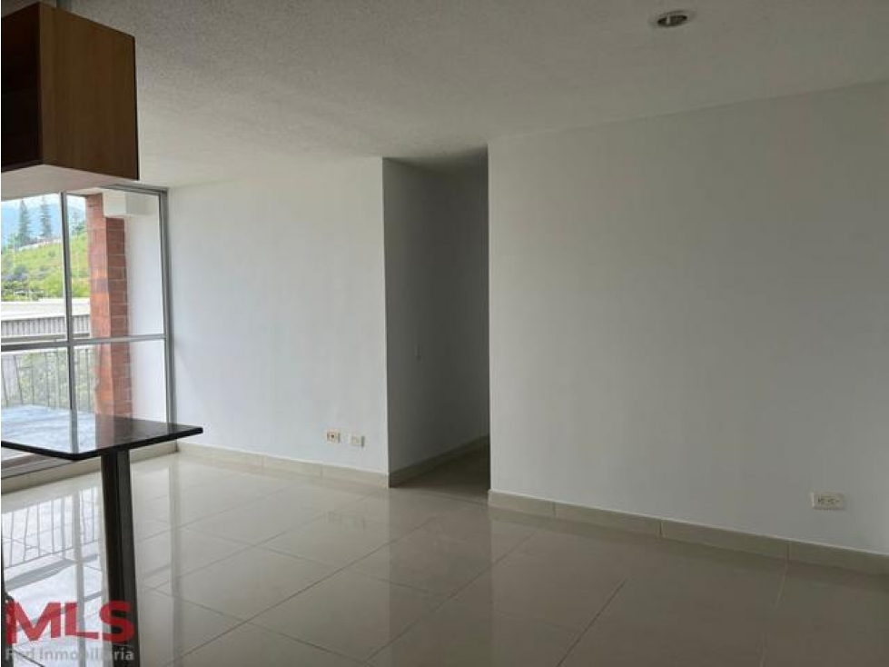 Apartamento en viviendas del sur(MLS#239722)