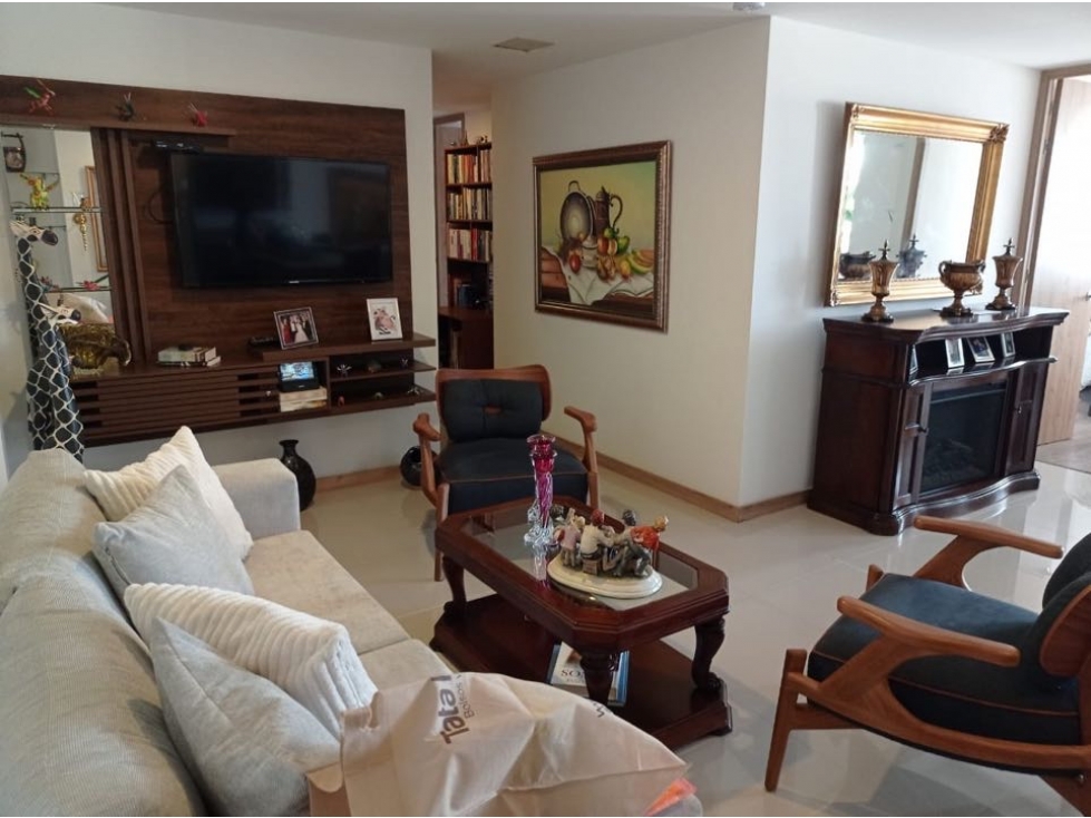 Apartamento Envigado 128 metros 820 millones parte plana