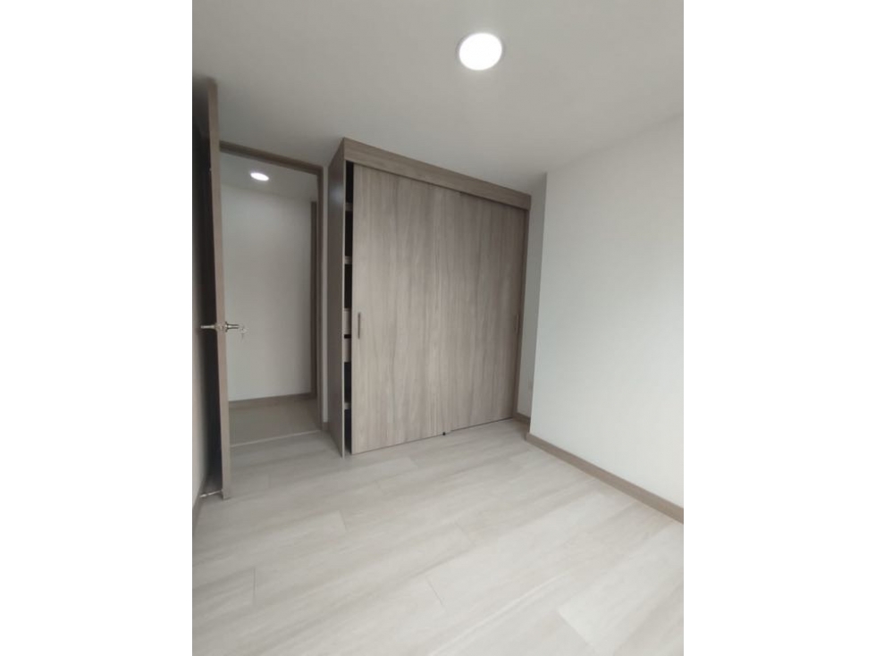 Apartamento Sabaneta muy central 82m