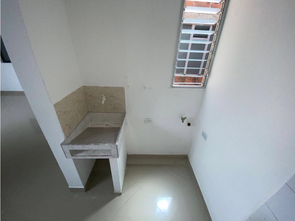 EDIFICIO   EN VENTA  LA MILAGROSA , MEDELLIN  PISOS 2