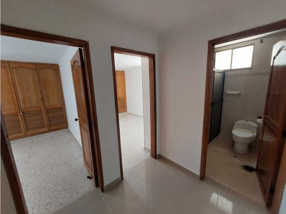 ARRIENDO, ALTO PRADO, 2 HABITACIONES, MAS LA DE SERVICIO.