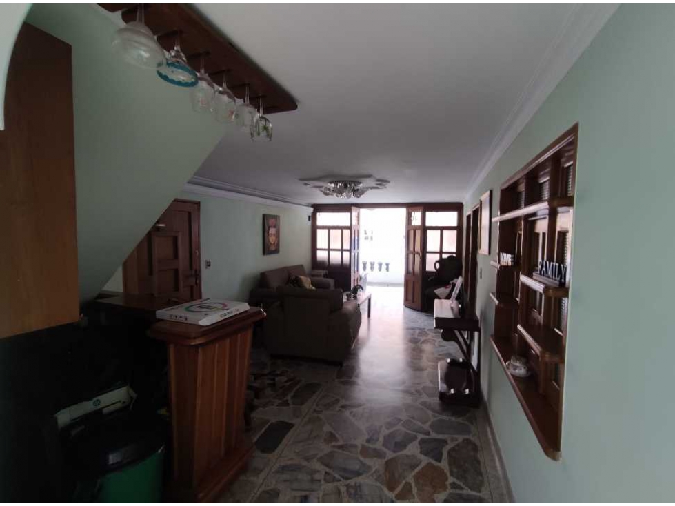 Arriendo casa en sabaneta sector bombay P.2 C.6826143