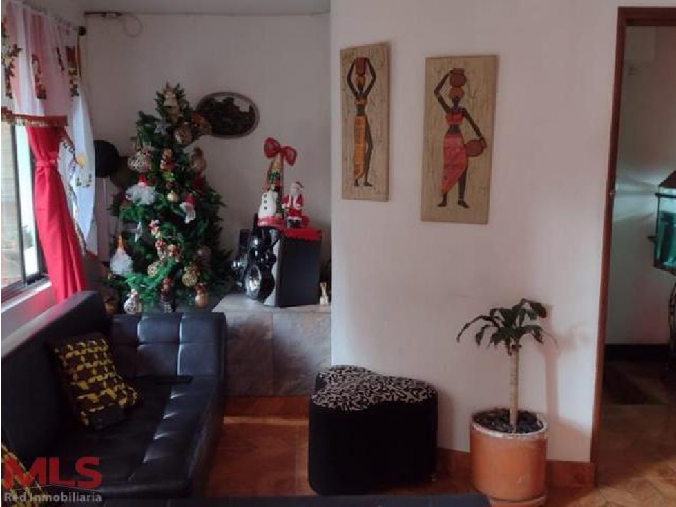 buen estado, 2° y 3° piso no desenglobada(MLS#238129)