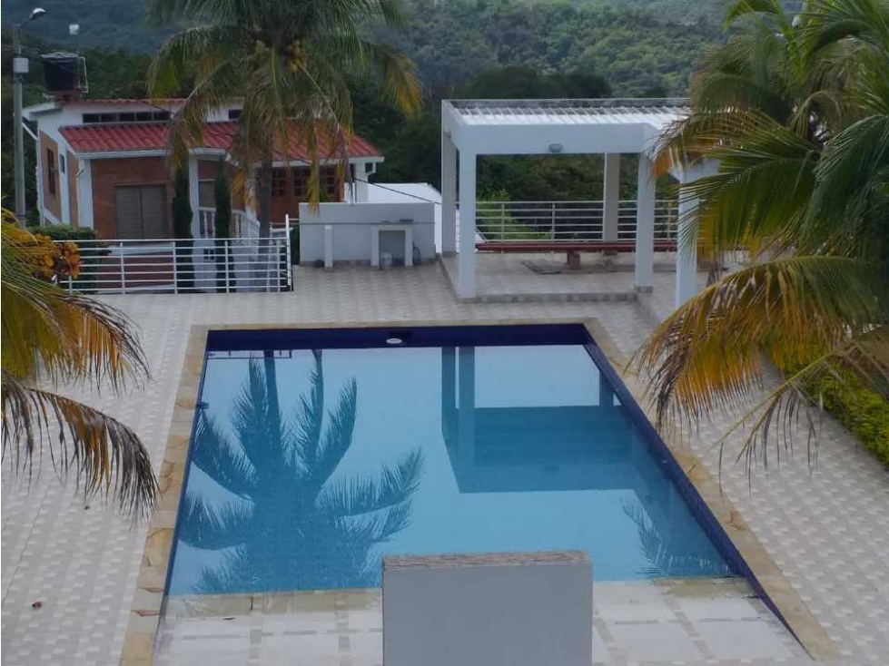 Casa Campestre en Condominio de Anapoima y Apulo