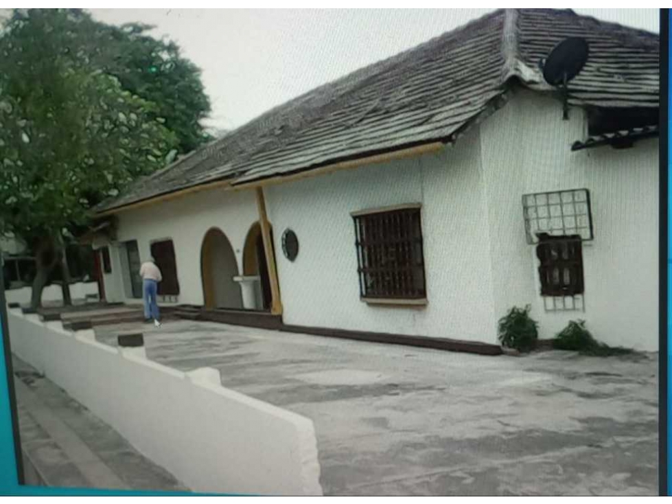 CASA  COMERCIAL BARRIO PORVENIR