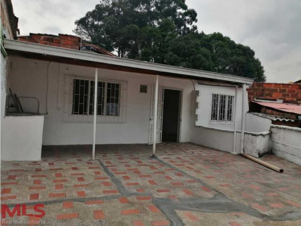 Casa en buen estado(MLS#239855)