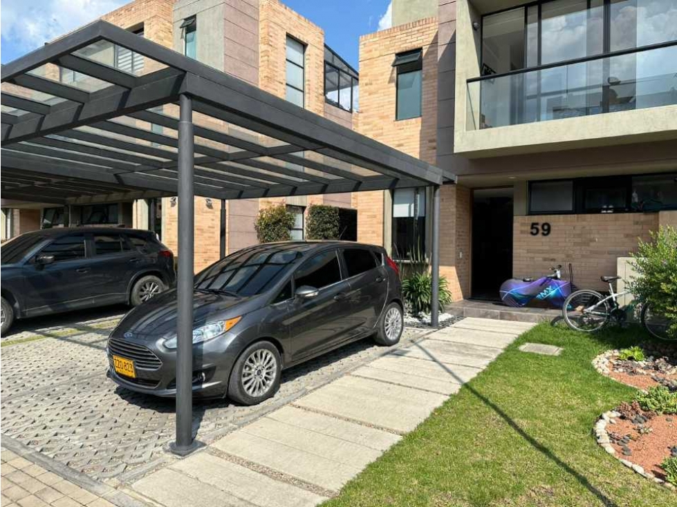 Casa en Cajica con amplios espacios y zona verde