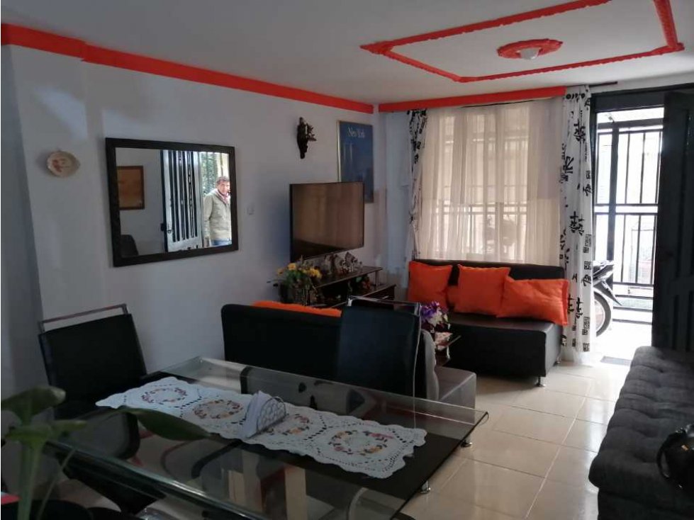 CASA EN VENTA EN BARRIO LA PATRIA