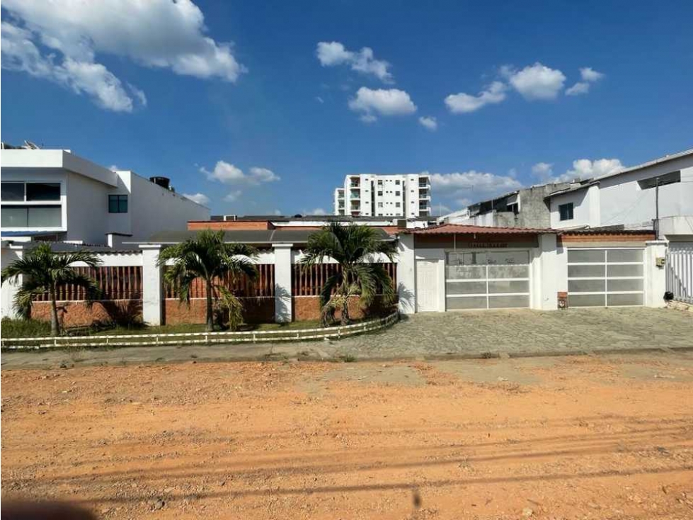 CASA CON DISEÑO EXCLUSIVO EN VENTA  EN EL NORTE DE MONTERIA