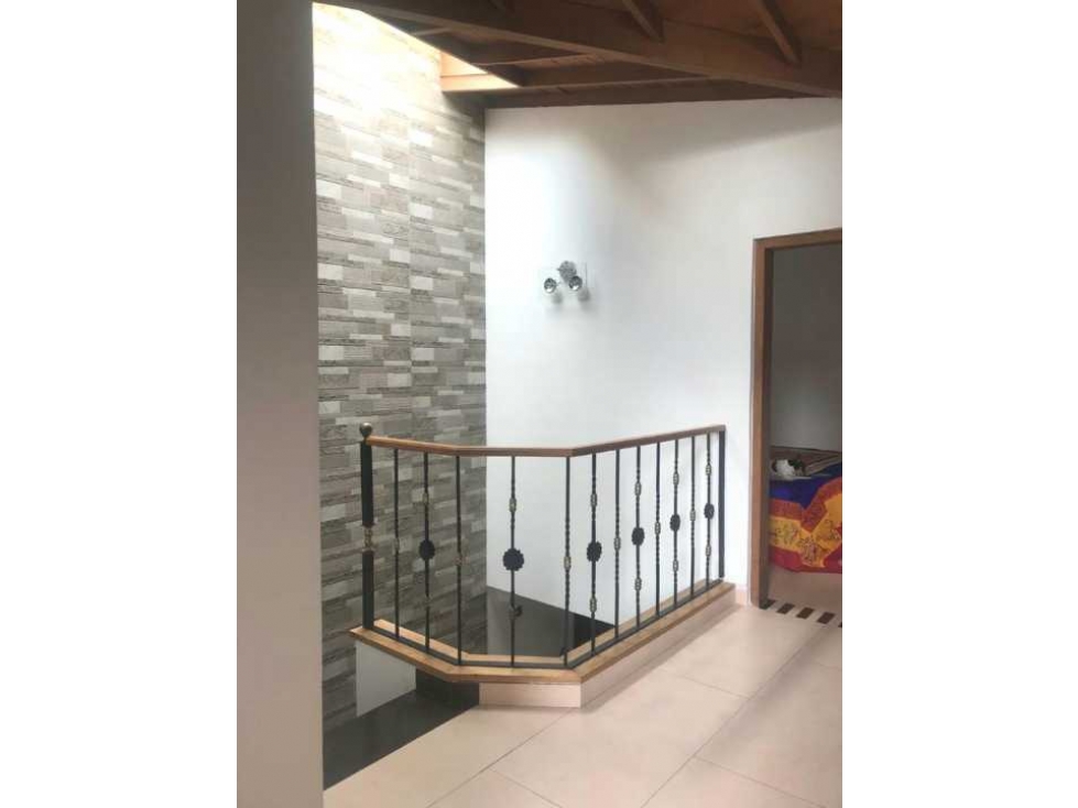 CASA EN VENTA EN UNIDAD CERRADA EN LA LOMA DE LOS BERNAL