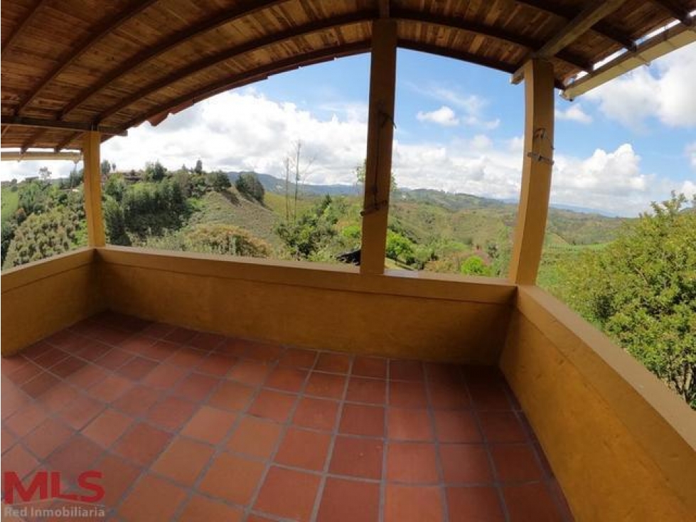 CASA FINCA EN VENTA(MLS#235819)