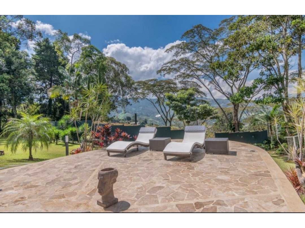 CASA FINCA PARA LA VENTA ENVIGADO LOMA DEL ESCOBERO