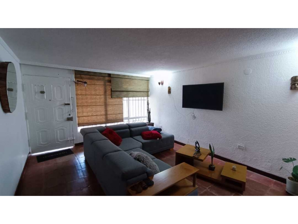 En Venta amplia casa de 6 habitaciones Av Bolivar al norte de Armenia