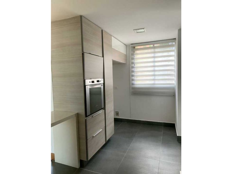 Espectacular apartamento en Pinares 207 mts (D)