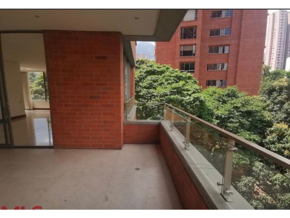 Exclusivo apartamento cerca avenida poblado y amplias zonas verdes