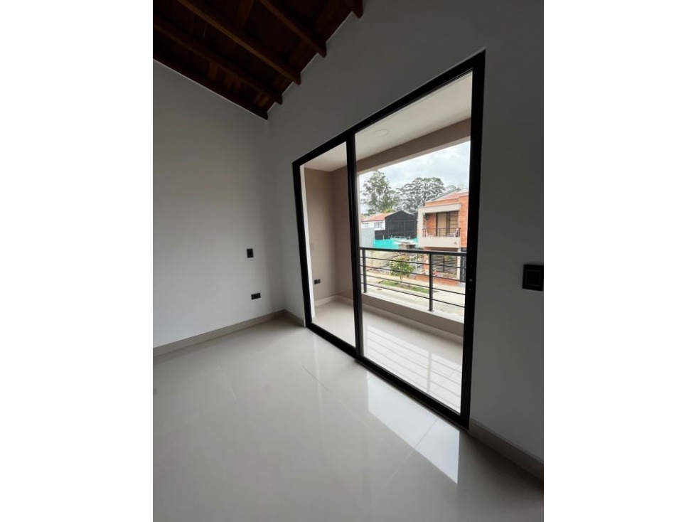 HERMOSA CASA PARA ESTRENAR EN LA CEJA