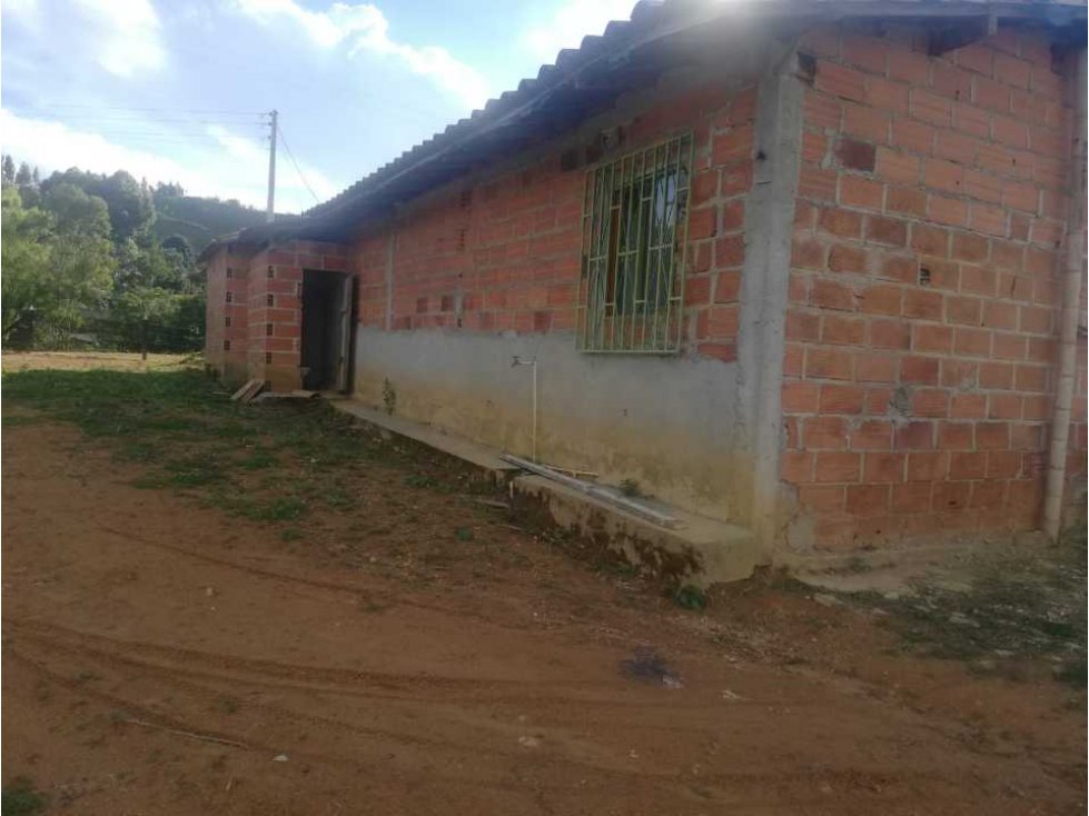 HERMOSA FINCA CAMPESINA VENTA CON LINDA VISTA EN LA VEREDA BETANIA