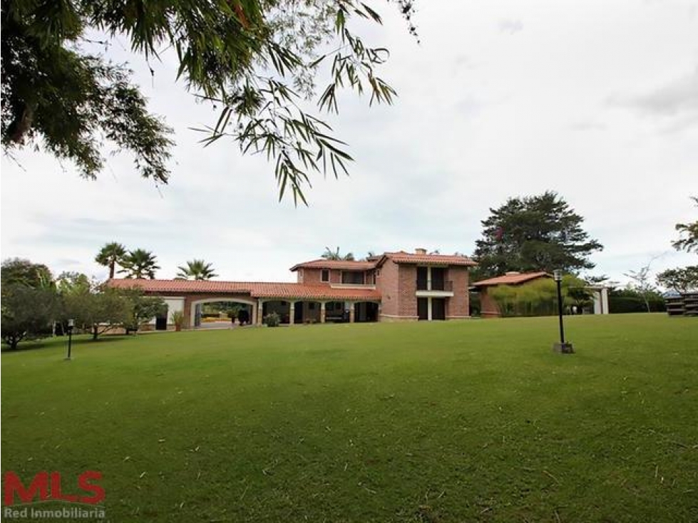 Hermosa finca independiente, cerca al aeropuerto(MLS#236882)