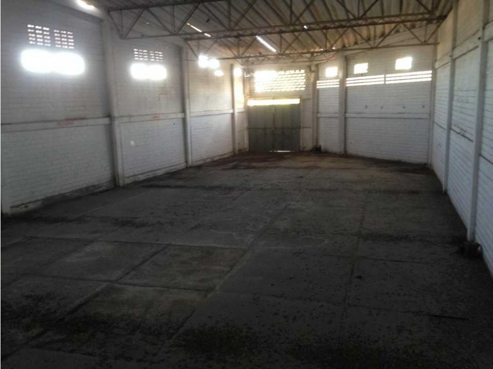 SE VENDE BODEGA CON PARQUEADERO MAS OFICINAS BARRANQUILLA JV