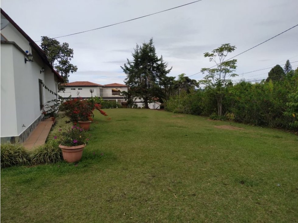 IMPONENTE CASA CAMPESTRE PARA PERMUTAR EN RIONEGRO