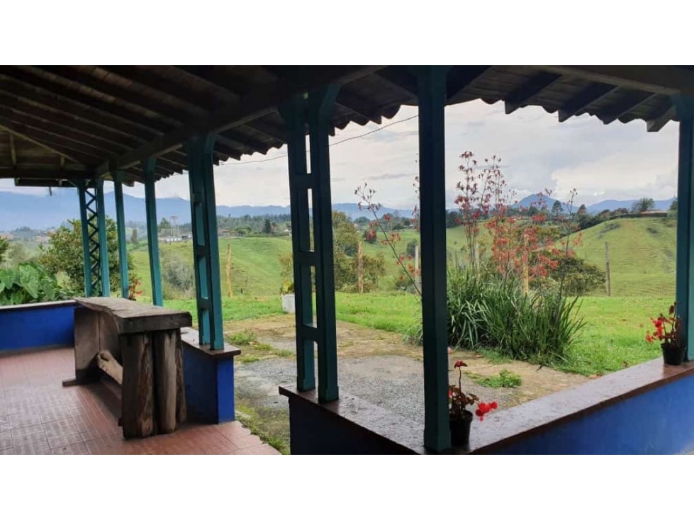 LINDA CASA FINCA TRADICIONAL EN VENTA CON EXCELENTE UBICACIÓN RIONEGRO