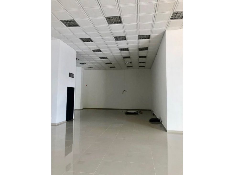 Local comercial en primer piso para arriendo