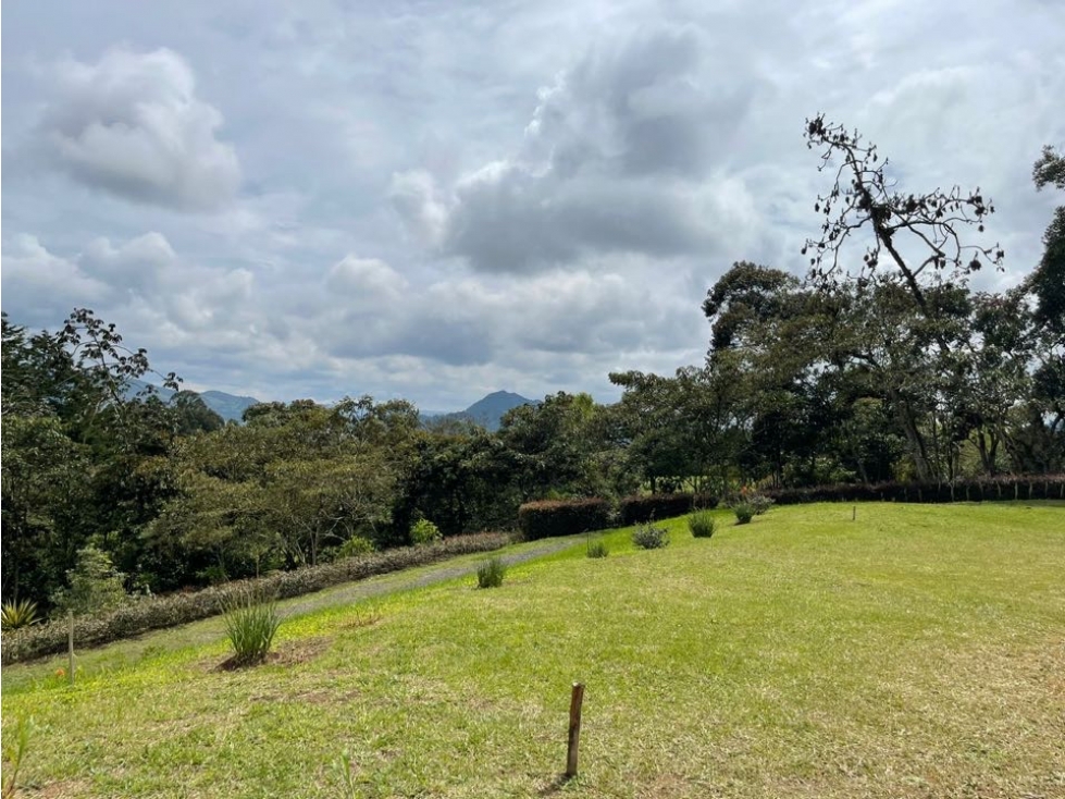 Lote 3.977 m2 La Ceja Antioquia- Planos para vivienda 216 m2