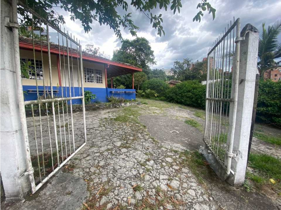 Lote con con casa en la mina envigado