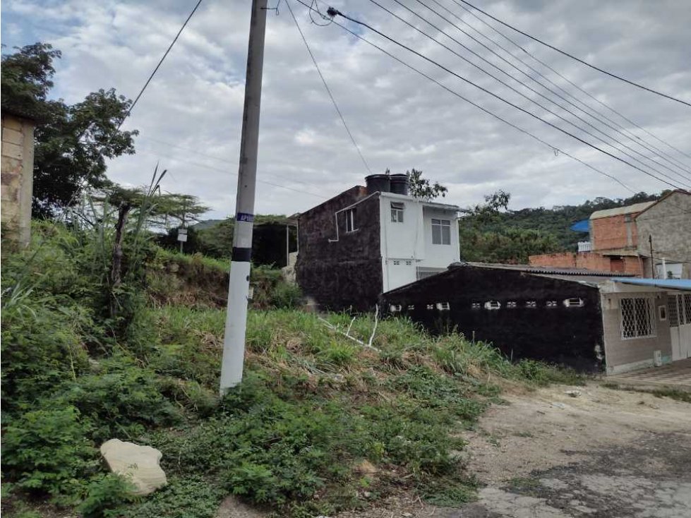 Lote Económico En El Centro De Apulo