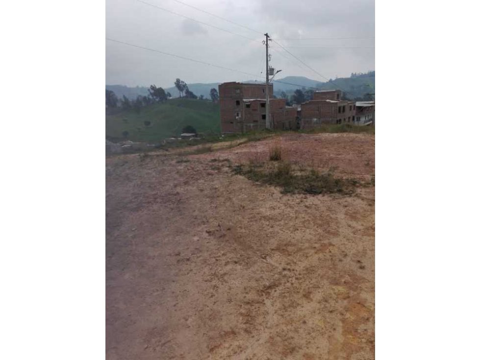 Lote en venta 84m2 sector El Cerro San Pedro de Los Milagros