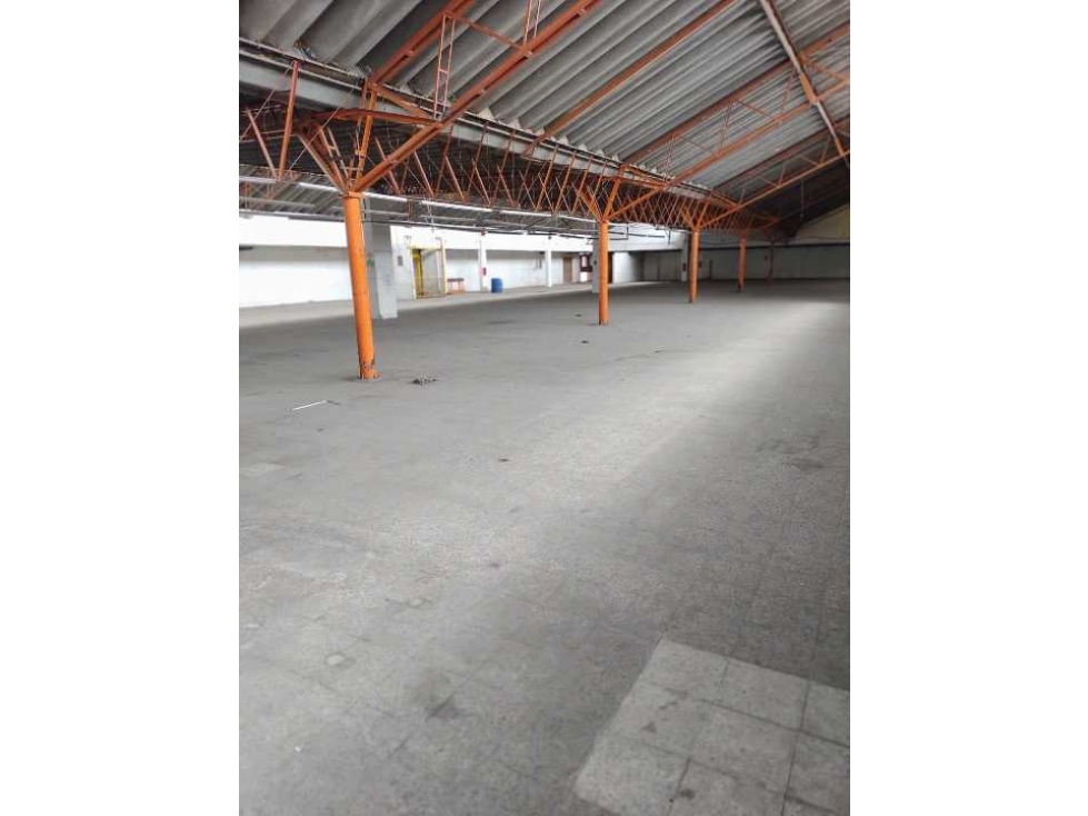 Oportunidad venta bodega de 7.000m2 al mejor precio de la zona.